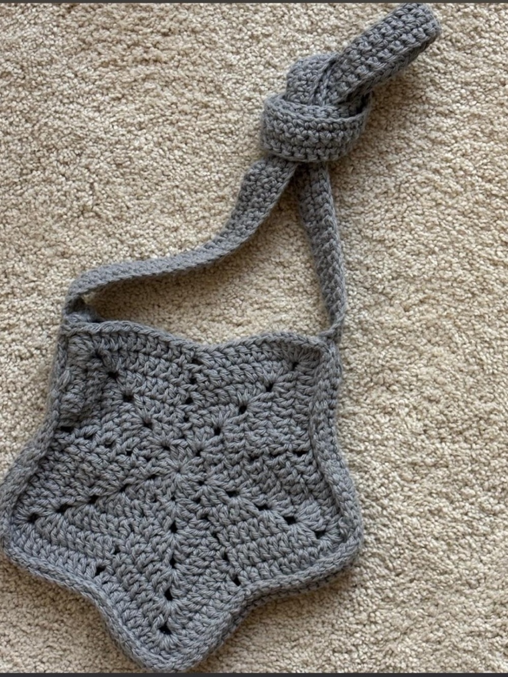 Hand-Crocheted Star-Shaped Shoulder Bag in Gray